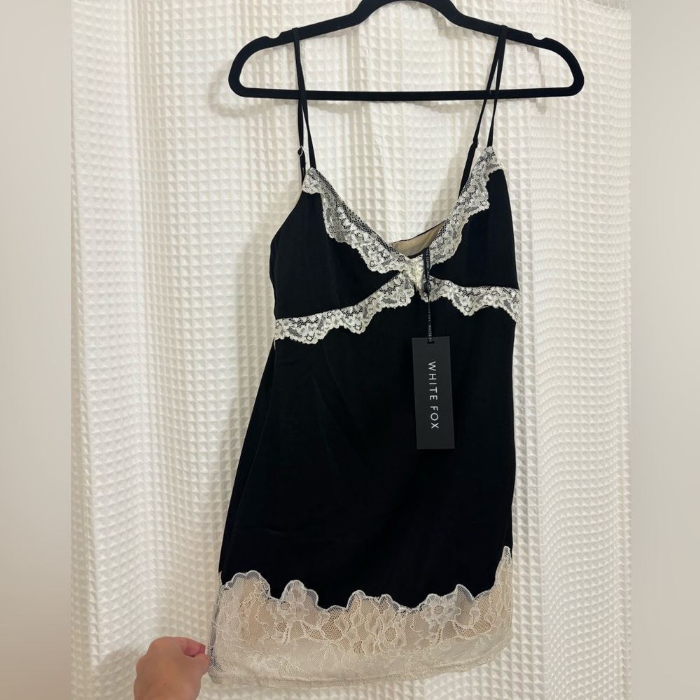 White Fox Boutique Elegant Black and Cream Chemise